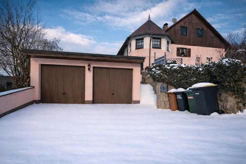 Foto - Renovierte 4-Zimmer-Einliegerwohnung mit Wintergarten und Terasse