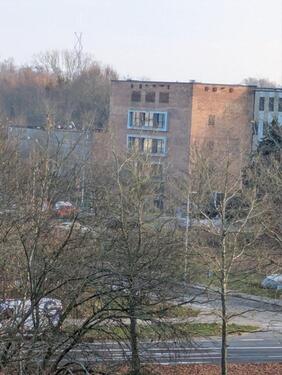 Foto - 1-ZiKB mit verglastem Balkon in guter und ruhiger Wohnlage