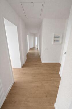 Foto - 5-Raum-Dachgeschosswohnung zu vermieten – frisch renoviert!