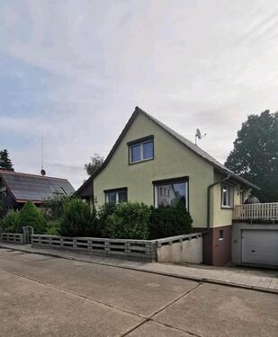 Foto - Vollunterkellertes Einfamilienhaus in ruhiger Siedlungslage