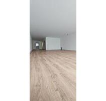 Exklusive 3-Zimmer Neubau, Erstbezug, Süd-Balkon, 2 TG-Stellpl. - Bad Lippspringe