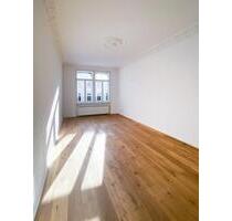 Charmante 4-Zimmer-Altbauwohnung im 2. OG in Gera