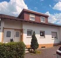 Modernisierungsbedürftiges Haus mit viel Entwicklungspotenzial - Münchhausen
