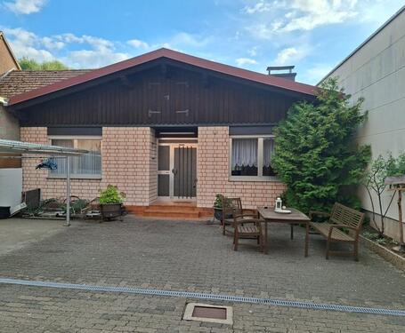 Foto - Bungalow in Rodalben mit angrenzendem Garten und 3-Familienhaus