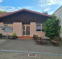 Bungalow in Rodalben mit angrenzendem Garten und 3-Familienhaus