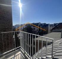 *Traumhafte Dachgeschosswohnung mit Empore, über den Dächern von Köln*