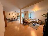 Foto - Helle 2-Zimmer-Souterrainwohnung mit Terrasse