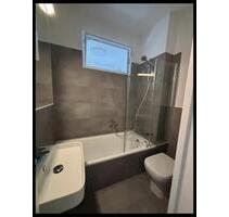 Sanierte 1-Zimmer-Wohnung mit gehobener Innenausstattung in Berlin Charlottenburg - Hattingen Niederbonsfeld