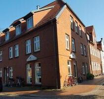 Kapitalanlage: Vollvermietetes Mehrfamilienhaus mit Gewerbe - Rendsburg