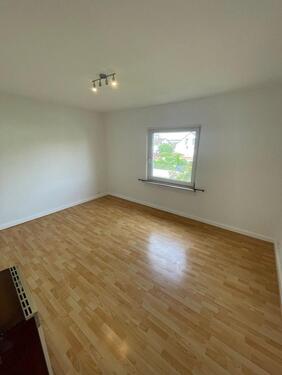 Foto - Großes, helles WG-Zimmer in Erbenheim – ab 01.11., unbefristet