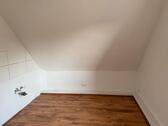Foto - 1 Zimmer Dachgeschoßwohnung zur Miete in Duisburg