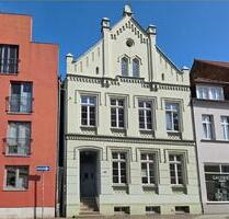 BUSCH-IMMOBILIEN ~ Stadthauswohnung mit rustikalem Flair! - Güstrow