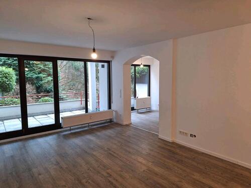 Foto - Neu renovierte 2 ZKB Wohnung mit großem Balkon, Top Lage