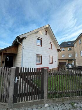 Foto - Haus mit kleine Garten - 920,00&nbsp;EUR Kaltmiete, ca.&nbsp; 145,00&nbsp;m&sup2;