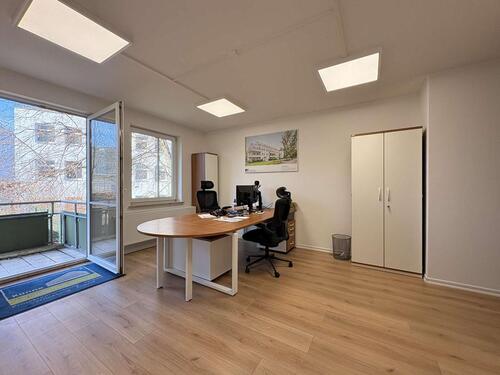 Foto - Sanierte 4-Raumwohnung mit großem Balkon und Blick ins Grüne!