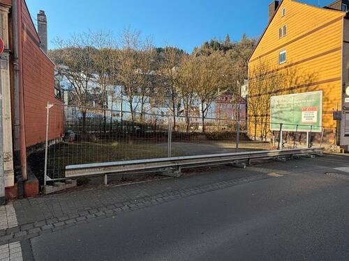 Foto - Großzügiger Parkplatz Abstellfläche in zentraler Lage – 300 m²