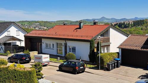 Foto - Freistehendes Einfamilienhaus mit Einliegerwohnung, Albershausen