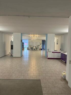 Foto - LagerBüroraum 235qm - 2.300,00 EUR Kaltmiete,