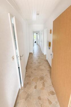 Foto - 4 Zimmer Dachgeschoßwohnung zur Miete in Bischofsheim
