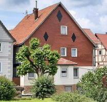 Freistehendes Einfamilienhaus mit Stellplatz und Werkstatt - Cornberg