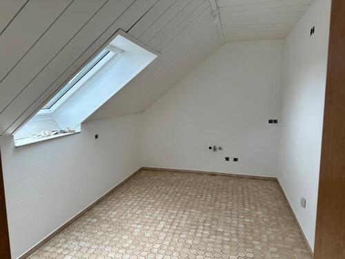 Foto - 6 Zimmer Dachgeschoßwohnung zur Miete in Neuhof an der Zenn