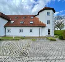 Sanierte 4-RWG im EGUG mit Tageslichtbad mit Wanne & Dusche, Terrasse & STPl. in ruhiger Lage! - Großpösna