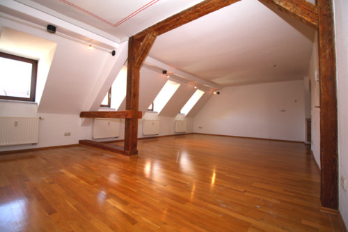 Foto - Ab dem 01.07.2026 verfügbar!1 Raum Etagenwohnung mit Einbauküche in historischer Lage!