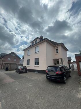 Foto - 4-ZKB Erdgeschosswohnung mit Garten, Terrasse & PKW-Stellplatz