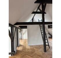 Dachgeschosswohnung - 1.100,00 EUR Kaltmiete, in Berlin (PLZ: 10318) Lichtenberg