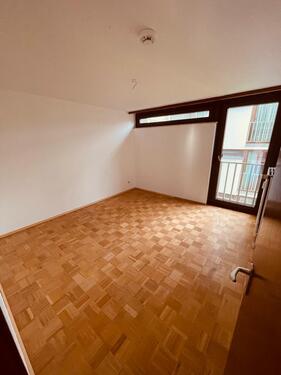 Foto - Zimmer in 3er WG - 415,00&nbsp;EUR Kaltmiete, ca.&nbsp; 90,00&nbsp;m&sup2;