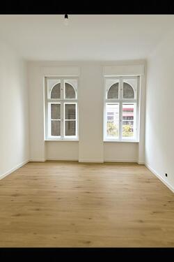 Foto - Sanierte Wohnung Nonnendammallee 97