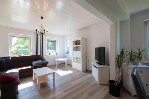 Foto - Große Erdgeschosswohnung mit Wintergarten