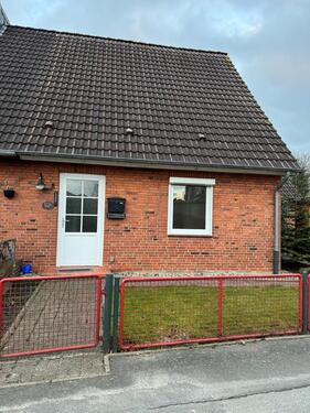 Foto - Doppelhaushälfte mit Carport im Ortskern von Erfde