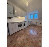 Frisch renovierte Wohnung mit neuer Einbauküche!!! - Krefeld