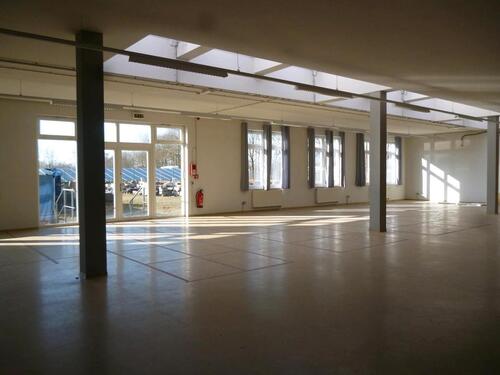 Foto - Halle Büro Gewerbehalle Lagerhalle Werkstatt