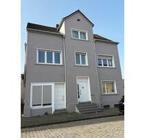 Vollständig sanierte 3 Zi Wohnung in Lage mit sonniger Terrasse