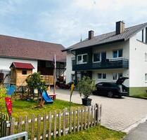 Freistehendes Wohnhaus mit Scheune und Pferdestall - Krautheim