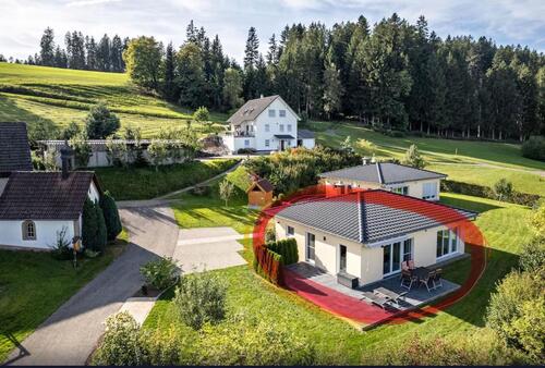 Foto - Freistehender, ebenerdiger Bungalow