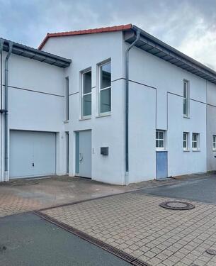 Foto - Einfamilienhaus - 2.250,00&nbsp;EUR Kaltmiete, ca.&nbsp; 179,00&nbsp;m&sup2;