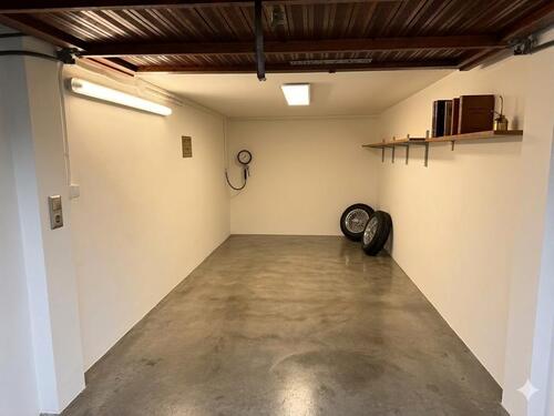 Foto - Garage mit Überlänge & Strom in Obertürkheim – auch als Lager