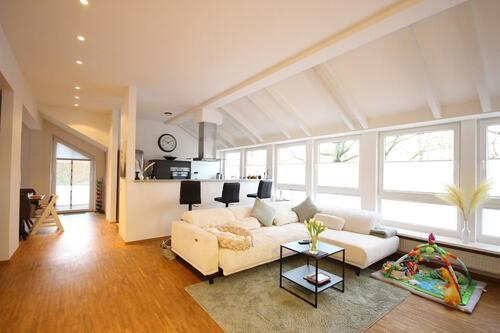 Foto - 4 Zi.,loftähnliches wohnen, gr. Wohnb. m.offener EBK, ideal f. 3 Personen ,Balkon, Gäste-WC, Du.und Wa, sep. Gästeb