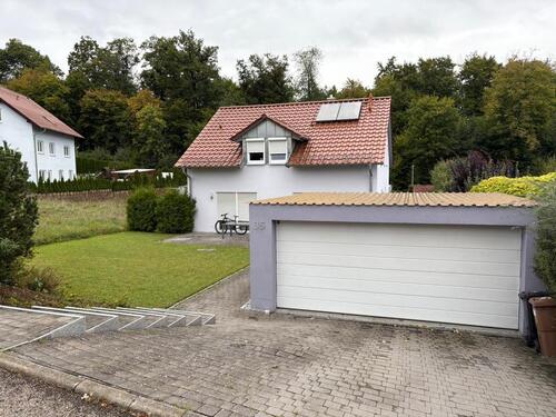 Foto - Haus mit Einligerwohnung am Waldrand