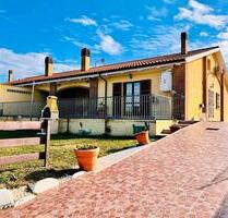 Traumhaus Montemarciano Italia - 329.000,00 EUR Kaufpreis, ca. 165,00 m² in Nürtingen (PLZ: 72622) Traumhaus Montemarciano Italia - 329.000,00 EUR Kaufpreis, ca. 165,00 m² in Nürtingen (PLZ: 72622)