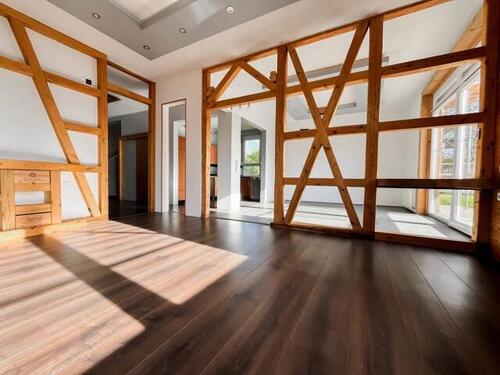 Foto - Modernisiertes Wohnhaus mit großem Grundstück