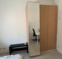 1 Zimmer mit mit Anmelden Möglichkeit, in 2 Zimmer Wohnung. - Berlin Treptow-Köpenick