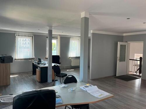Foto - Haus 170m&Lagerhallen 390m - 485.000,00&nbsp;EUR Kaufpreis, ca.&nbsp; 170,00&nbsp;m&sup2;