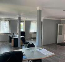 Haus 170m&Lagerhallen 390m - 485.000,00&nbsp;EUR Kaufpreis, ca.&nbsp; 170,00&nbsp;m&sup2; in Markranstädt (PLZ: 04420)