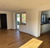 Neu renovierte 2 Zimmer EG-Wohnung mit 61 qm & Terrasse - Zeil am Main