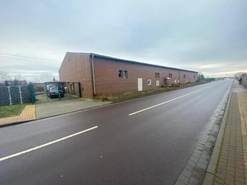 Foto - Halle mit 450 m² in der Nähe der A2Glindenberg