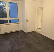 Helle 3,5 Zi Wohnung mit Küche und Balkon - Erstbezug nach Sanierung - Leverkusen Bergisch Neukirchen